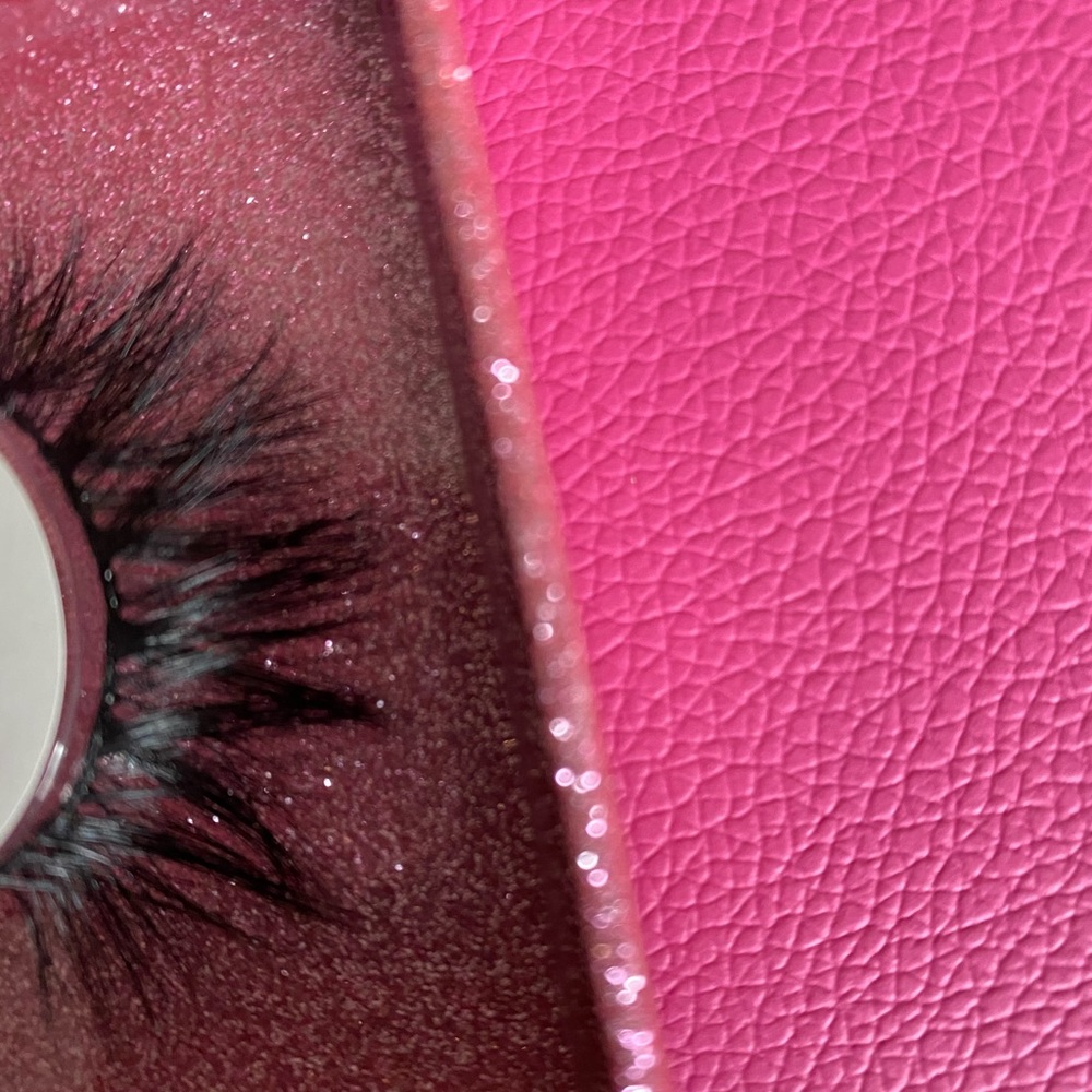 Eyelashes - Picture 4 of 5